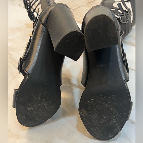 STEVE MADDEN Solina Heeled Gladiator Knee High Back Zip Sandal - Black Size 8.0 - Picture 4 of 4